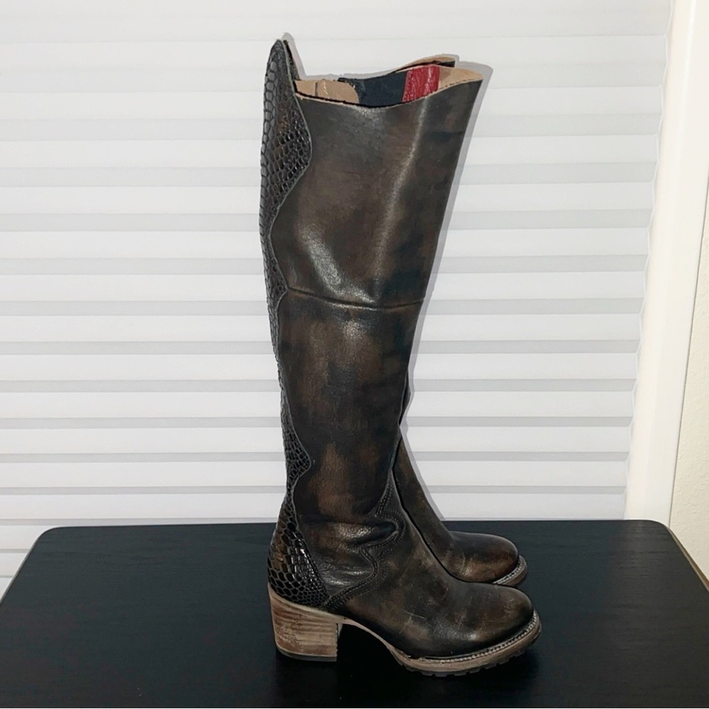 FREEBIRD Calgary Black Leather Knee-High Boots - Picture 5 of 10